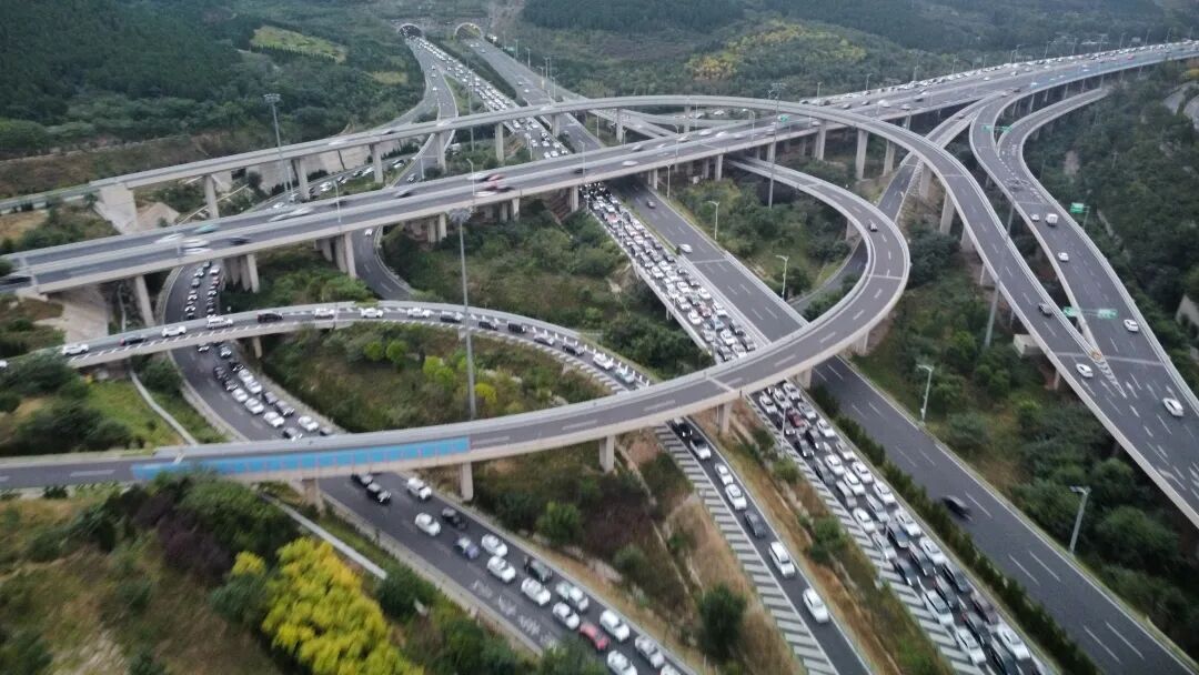 出行提示_高速公路免费通行时间_国庆节8天出行提示