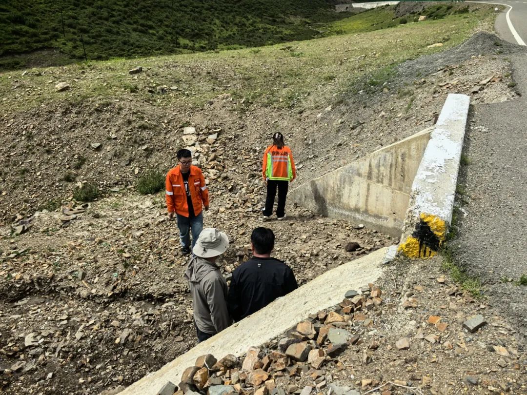 养护工区安全检查_公路养护月度考核_路况