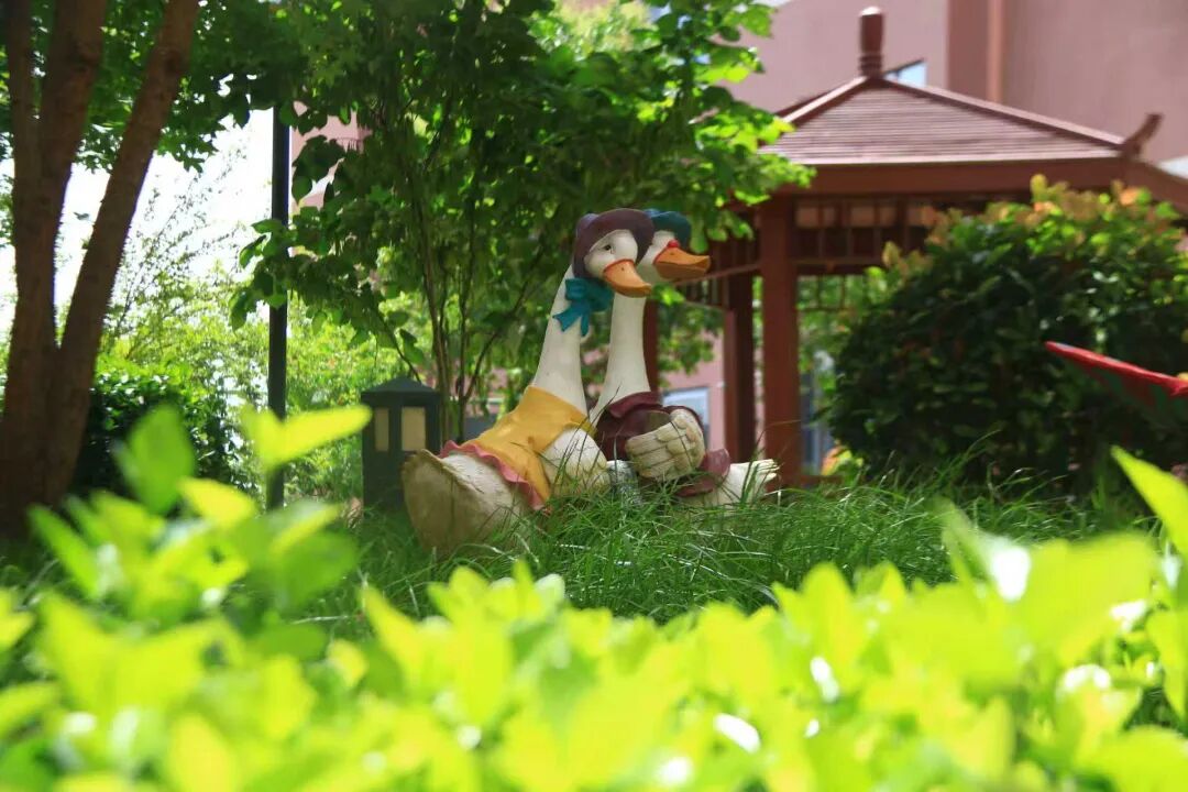 雨天接送孩子安全_出行提示_天气变化添衣保暖