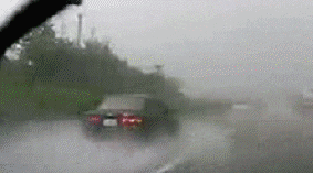 雨天安全出行_雨天开车注意事项_出行提示