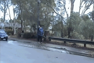 雨天开车注意事项_雨天安全出行_出行提示