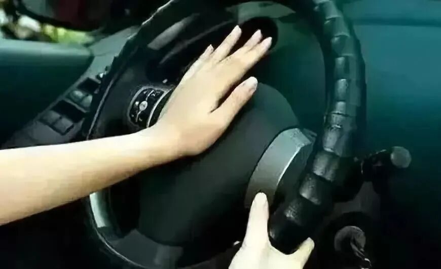 出行提示_低能见度驾驶技巧_雾天行车安全常识