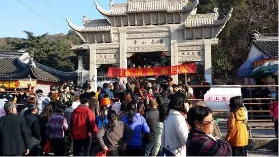 高考期间安全出行提示_出行提示图片_出行提示