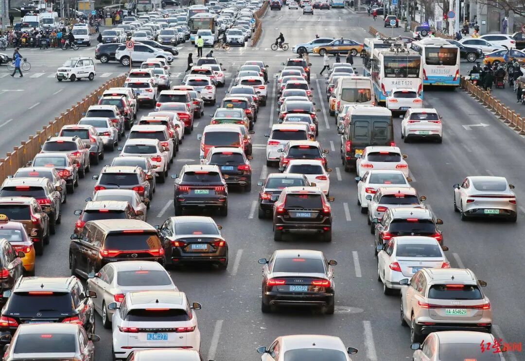 限行_新能源车与燃油车交通公平性_新能源汽车限行政策