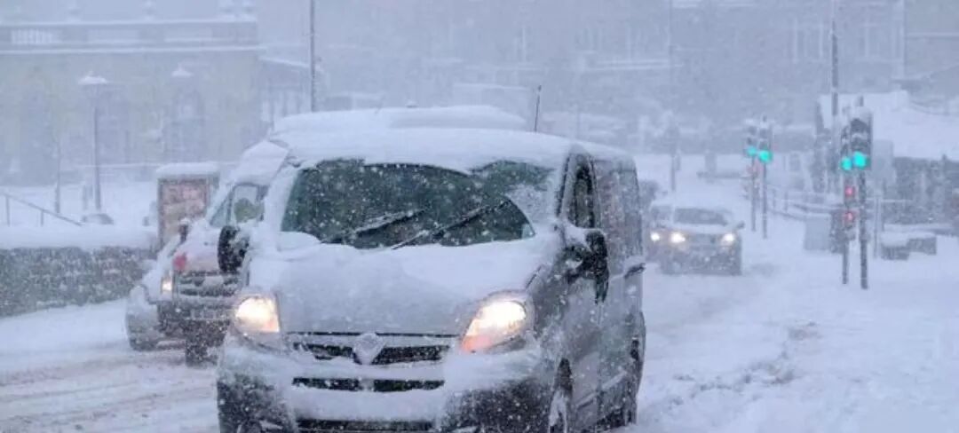 驾车出行前的准备_出行提示_驾驶雪天车辆的安全技巧
