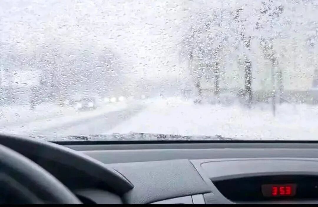 出行提示_驾车出行前的准备_驾驶雪地车辆的安全技巧