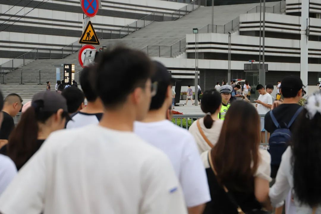 出行提示_中考出行提示_出行提示图片