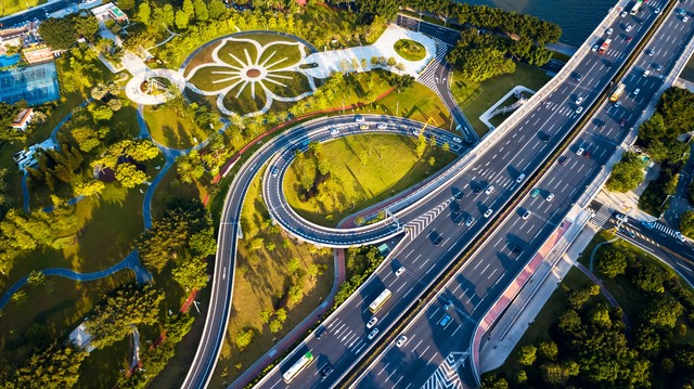 不同路况驾驶技巧_城市拥堵路段驾驶技巧_路况