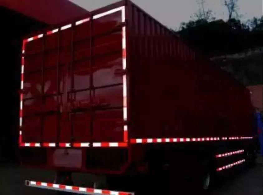 冬季货车出行安全准备_出行提示_冬季重型货车驾驶安全注意事项