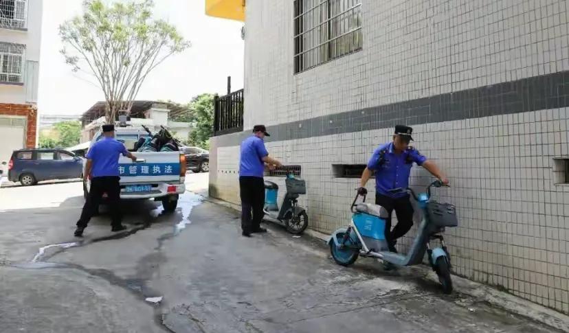 中老年出行替代方案_低速电动车禁行政策_禁行