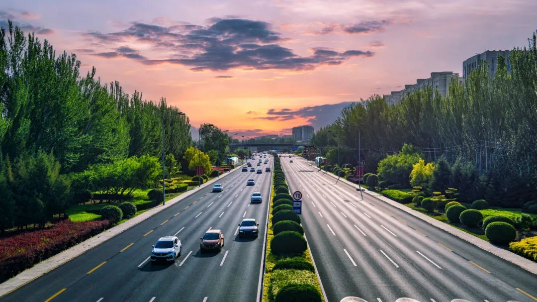 摄图网_507784960_高速公路日出景观（企业商用） (1).jpg