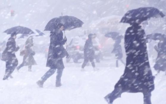雨雪天气驾驶注意事项_雨雪天气出行安全提示_出行提示