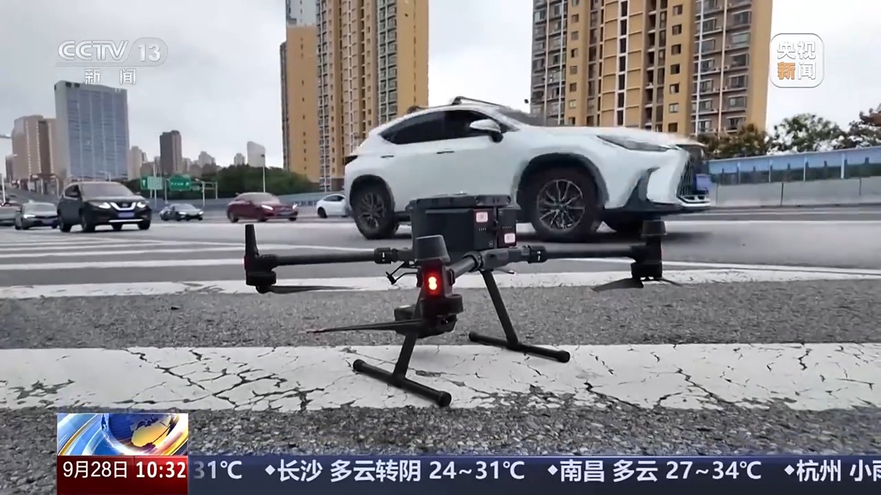 出行提示_国庆中秋假期交通安全风险_无信号灯路口通行规则