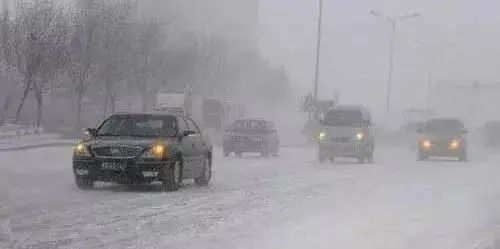 出行提示_降雪天气开车注意事项_雪地行车安全技巧