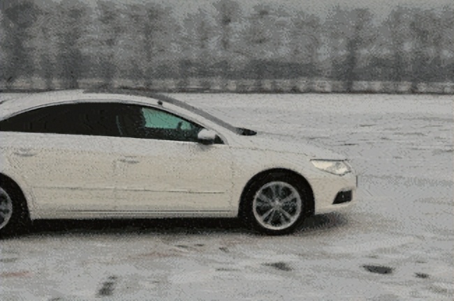 雪天路面行车指南_出行提示_降雪天气道路安全