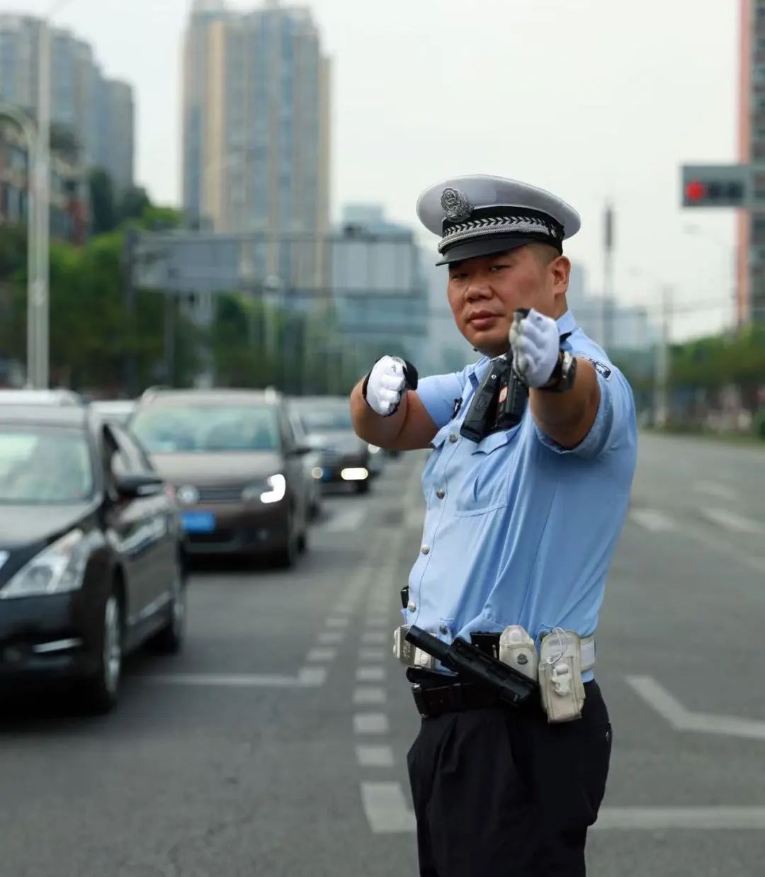 出行提示_学生上下学交通安全知识_成都交警十一分局开学交通安全提示
