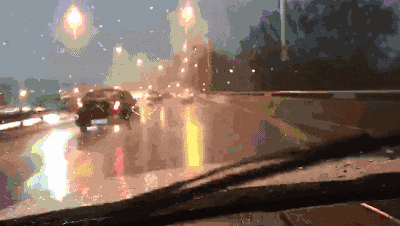 出行提示_雨天驾驶注意事项_雨天行车安全指南