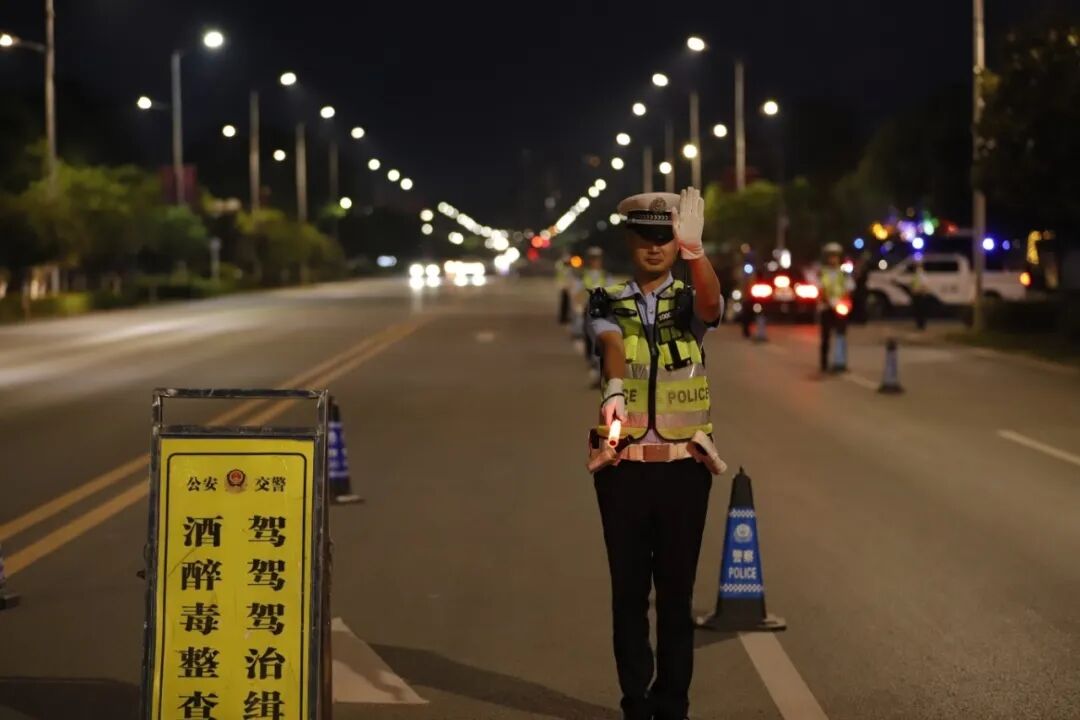 出行提示_国庆节高速免费通行时间_国庆中秋双节出行安全提示