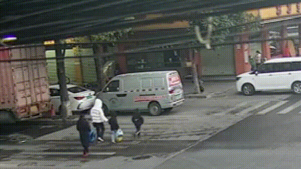 出行提示_中小学生交通安全意识_寒假交通安全提示