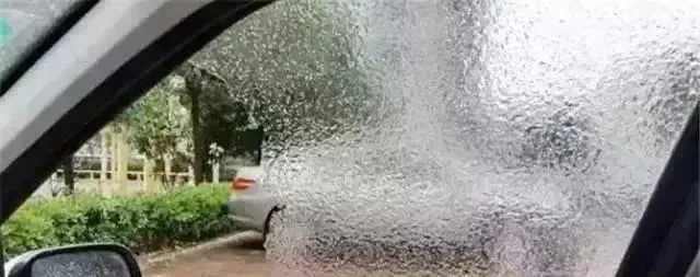 出行提示_雪天出行安全指南_雪后路滑交警提醒