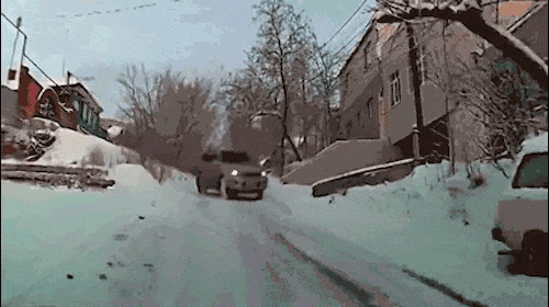 雪天开车注意事项_降雪天气安全出行_出行提示